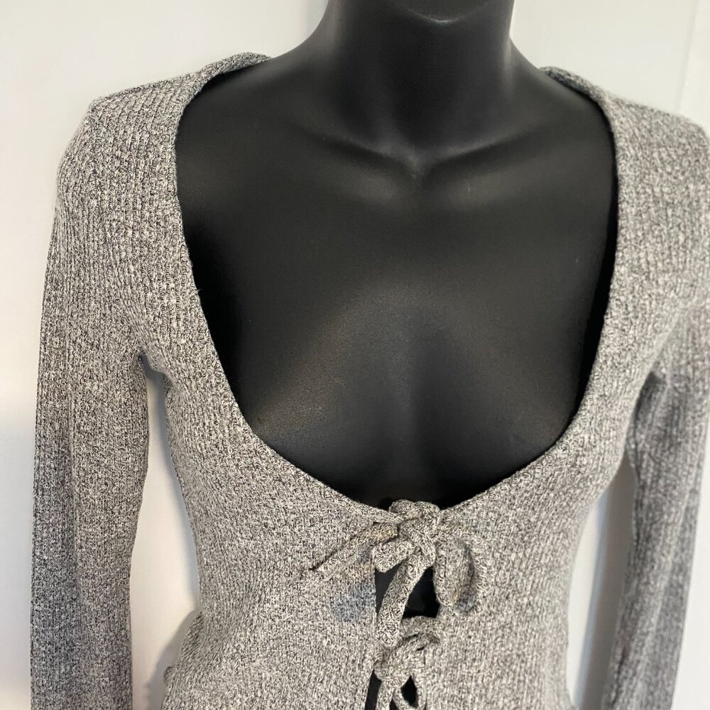 NWT Garage Salt & Pepper Grey Ribbed Tie Front Crop Top Women's Size Small - Picture 3 of 6